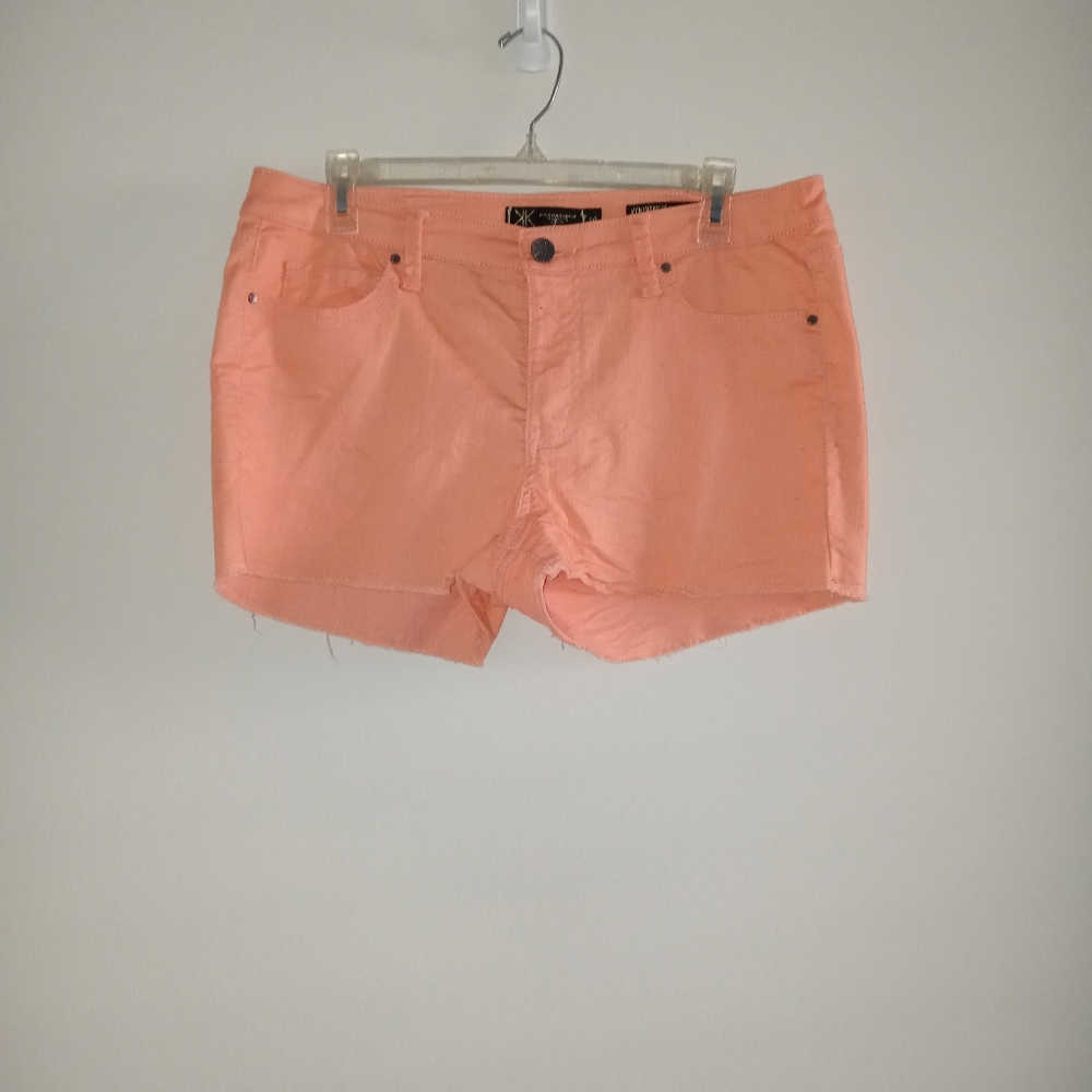 Kardashian Collection Size 14 jean short